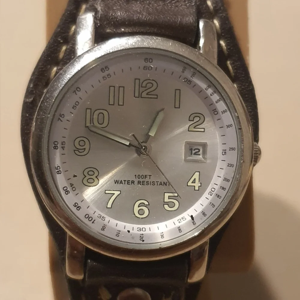 🦋10/$20🦋 Silver Leather Wideband Women's Watch w/Date